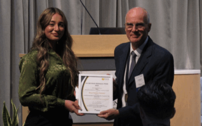 Nour Tanbari receiving the Dr Richard Nirgan Prize 2025